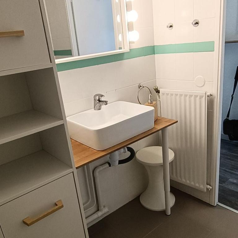 Studio cosy pour curistes avec terrasse, vue sur piscine - Appartement 1 Chambre - 7