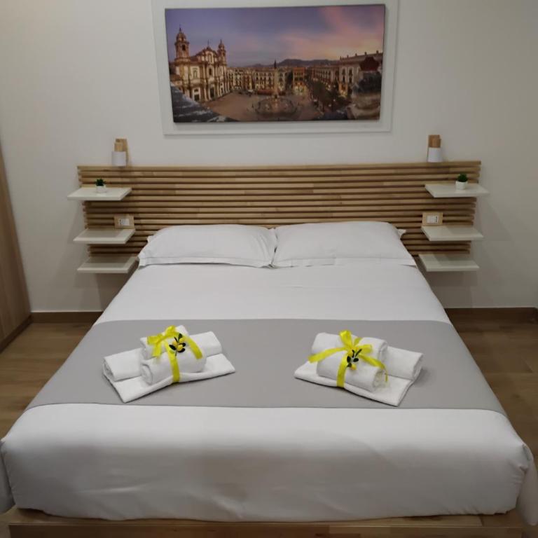 B&B Central Station - Double Room with Private Bathroom - 28