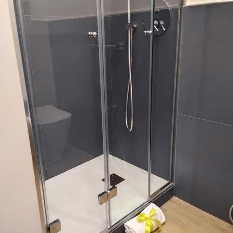 B&B Central Station - Double Room with Private Bathroom - 26