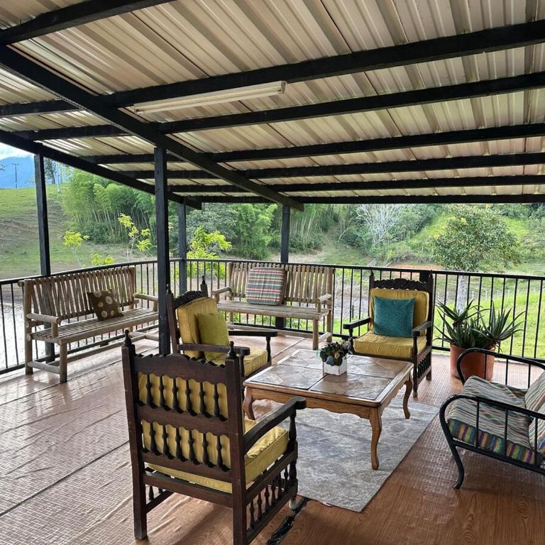 Lakeside chalet with private dock Chalet en el lago con muelle privado - Casa Unifamiliar de 3 dormitorios - 24