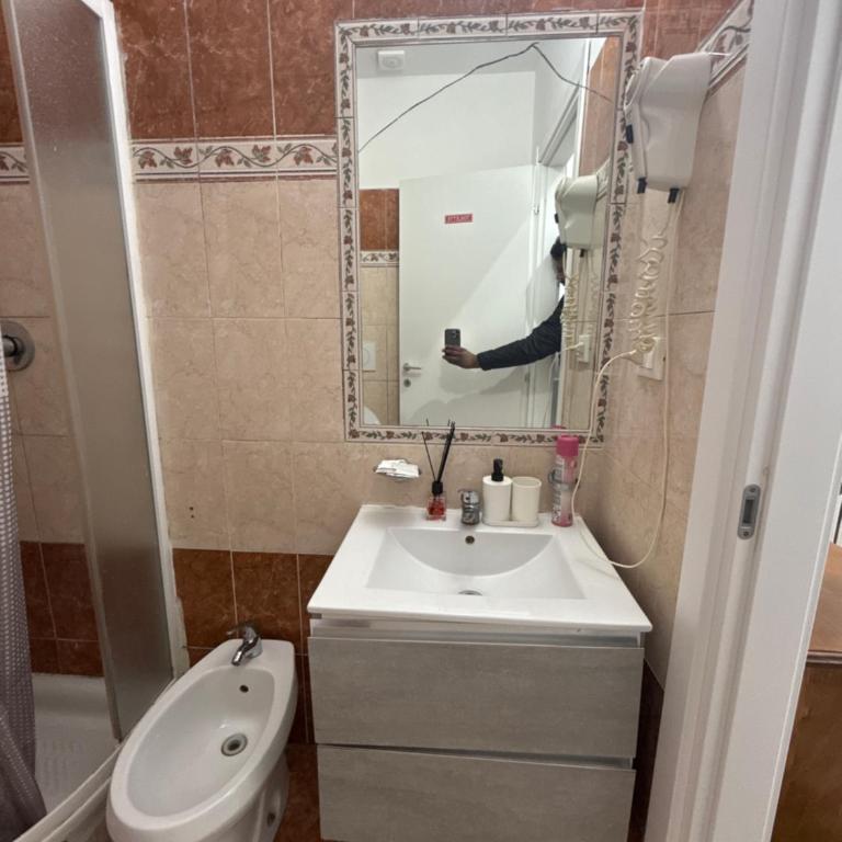 ROMA Classica - Camera Matrimoniale con Bagno Privato Esterno - 6