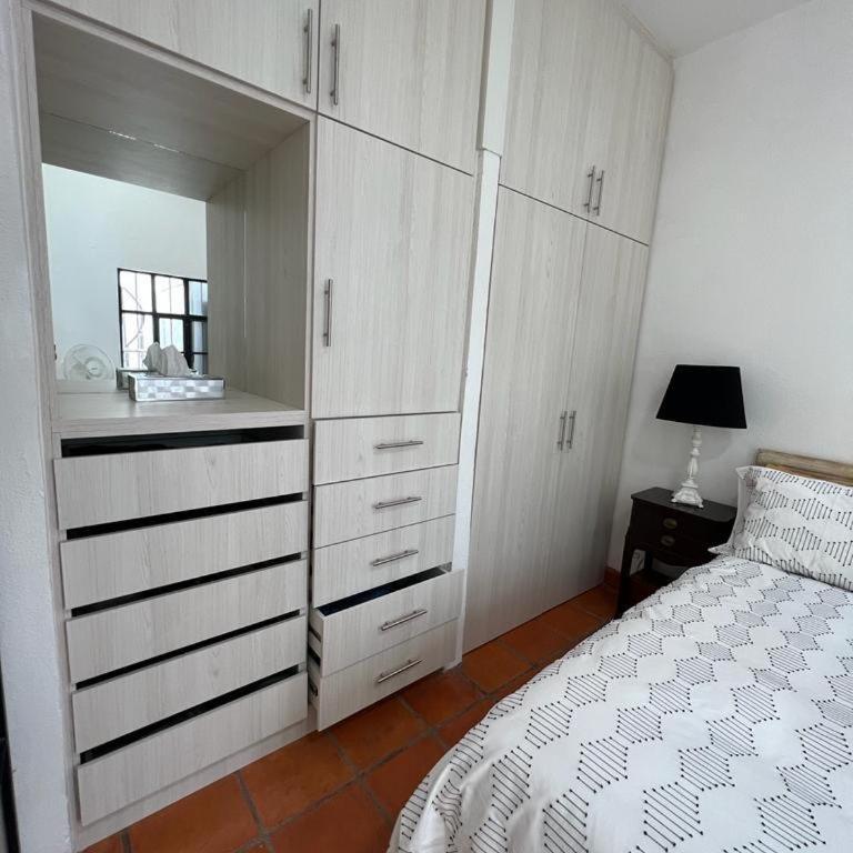 Chic 1 Bedroom Casita with Secret Garden - One-Bedroom Apartment - 7