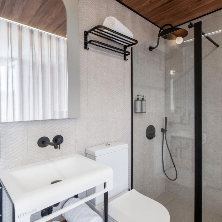 FORTINN Puerta del Sol - Family Room with Balcony - 1