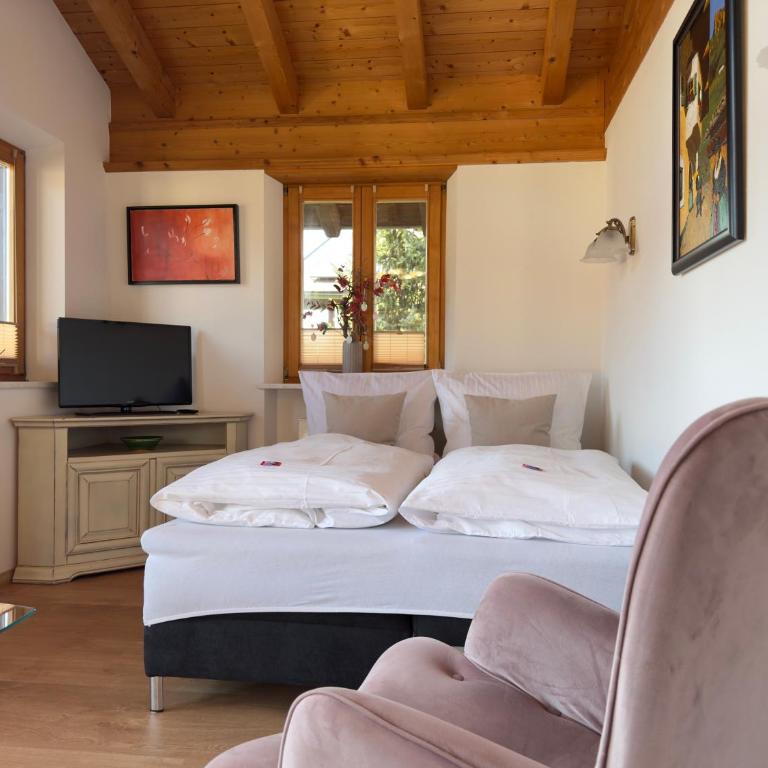 Alpenflair Apartments - Deluxe Doppelzimmer mit Balkon - 3