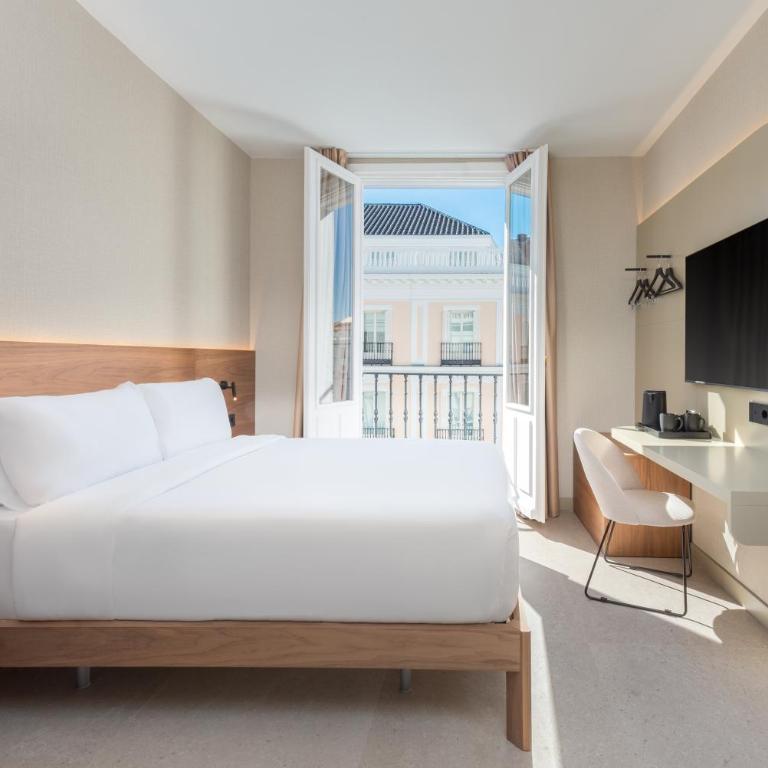 FORTINN Puerta del Sol - Double Room with Balcony - 2