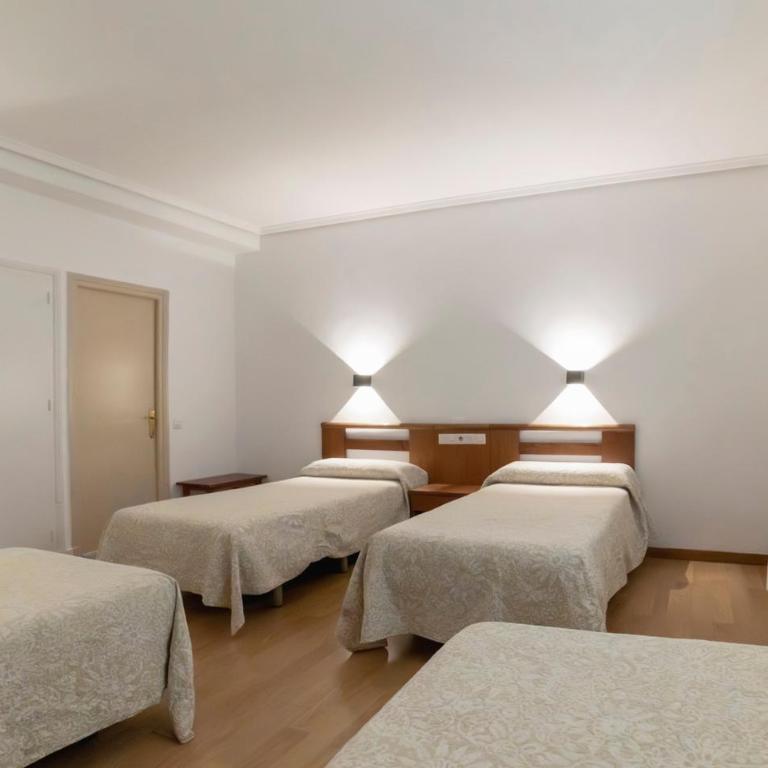 Hotel Pedro Torres - Habitación Cuádruple Estándar - 7
