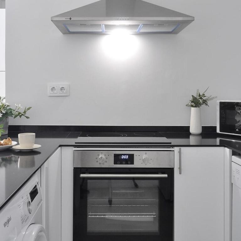 Fantastic Studio in Puerta del Sol - One-Bedroom Apartment - 7