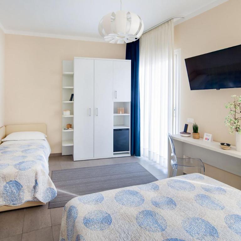 Hotel Olympic - Superior Family Room - 7