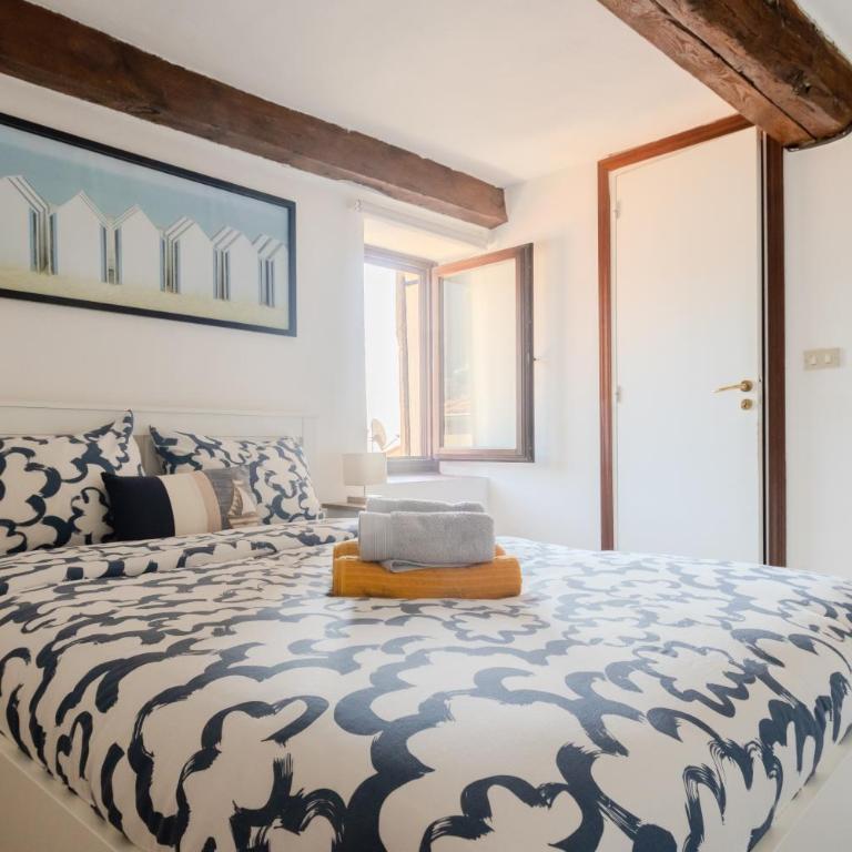 Duplex Vieille ville - SEA VIEW - One-Bedroom Apartment - 12