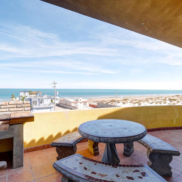 Beach Condo 7-- Sleeps 8, Pool, WiFi, AC, Security - Apartamento de 2 dormitorios - 1