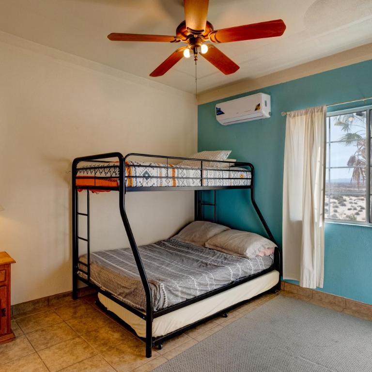 Beach Condo 7-- Sleeps 8, Pool, WiFi, AC, Security - Apartamento de 2 dormitorios - 24