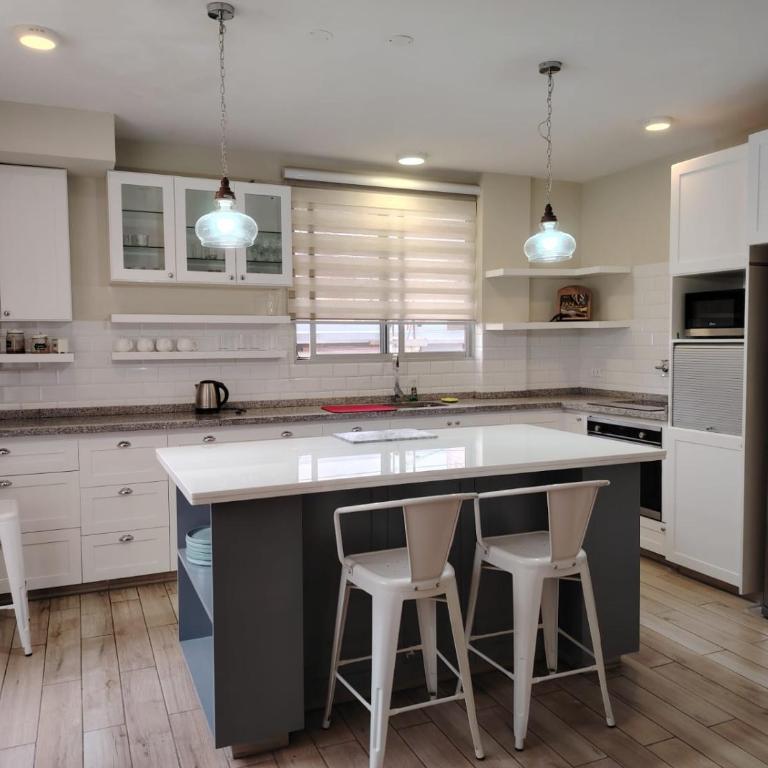 Cozy Flat-Beautiful Kitchen and Excelent Location - Three-Bedroom Apartment - 23