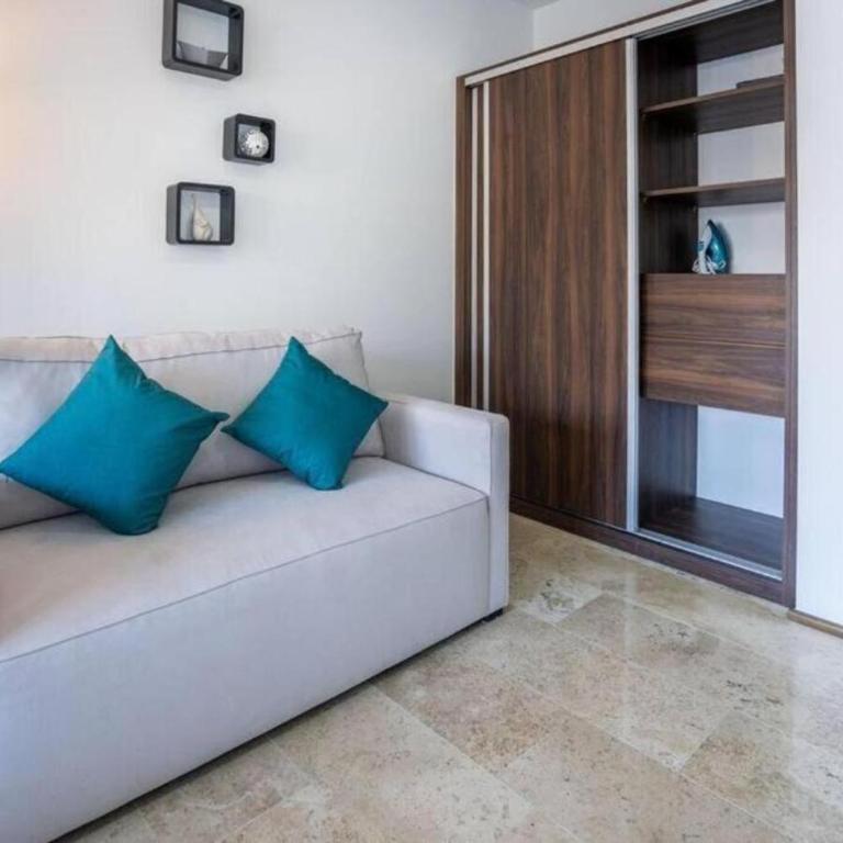 Cozy Studio Pool and Roof Lounge Beach 5 Blocks - One-Bedroom House - 22