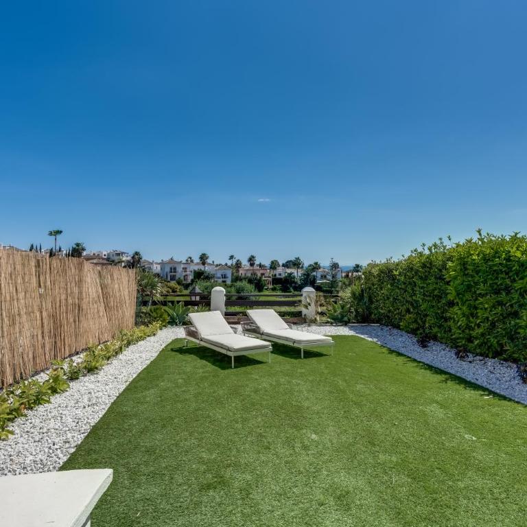 Luxury apartment Sunset Golf with spacious private garden & seaview - Apartamento de 2 dormitorios con terraza y vistas al mar - 13