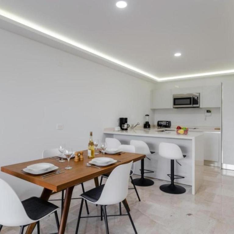 One Paralia - 1BR Balcony & Rooftop Pool - 13