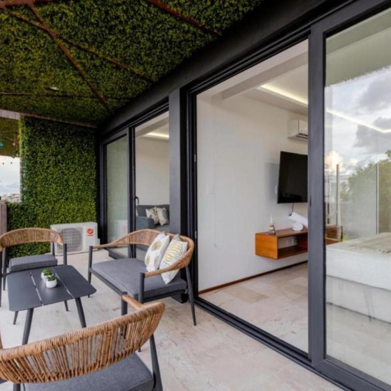 One Paralia - 1BR Balcony & Rooftop Pool - 10