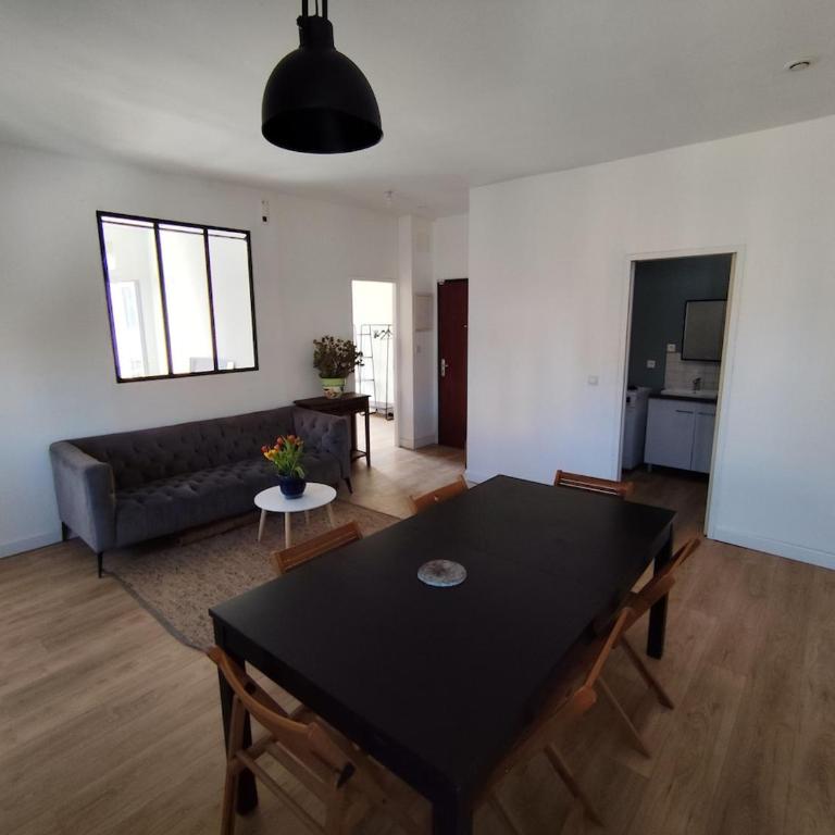 Authentic neighborhood! Central - Two-Bedroom Apartment - 2