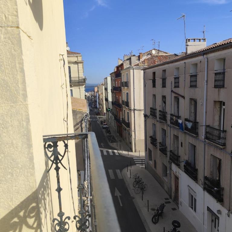 Authentic neighborhood! Central - Two-Bedroom Apartment - 3