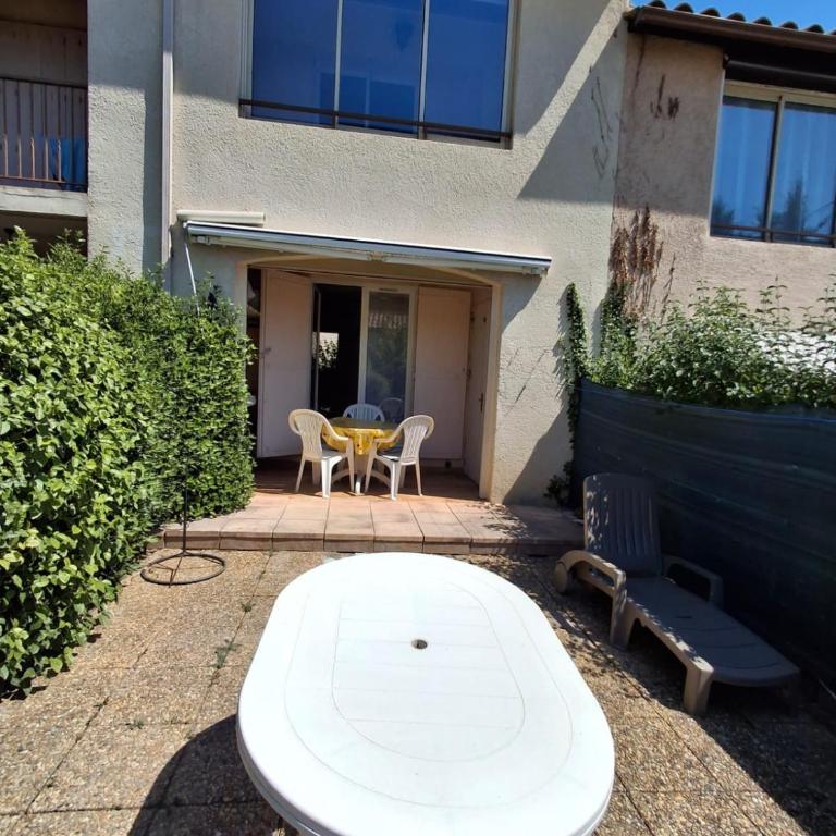 Studio avec Jardin - Studio with Garden View - 8