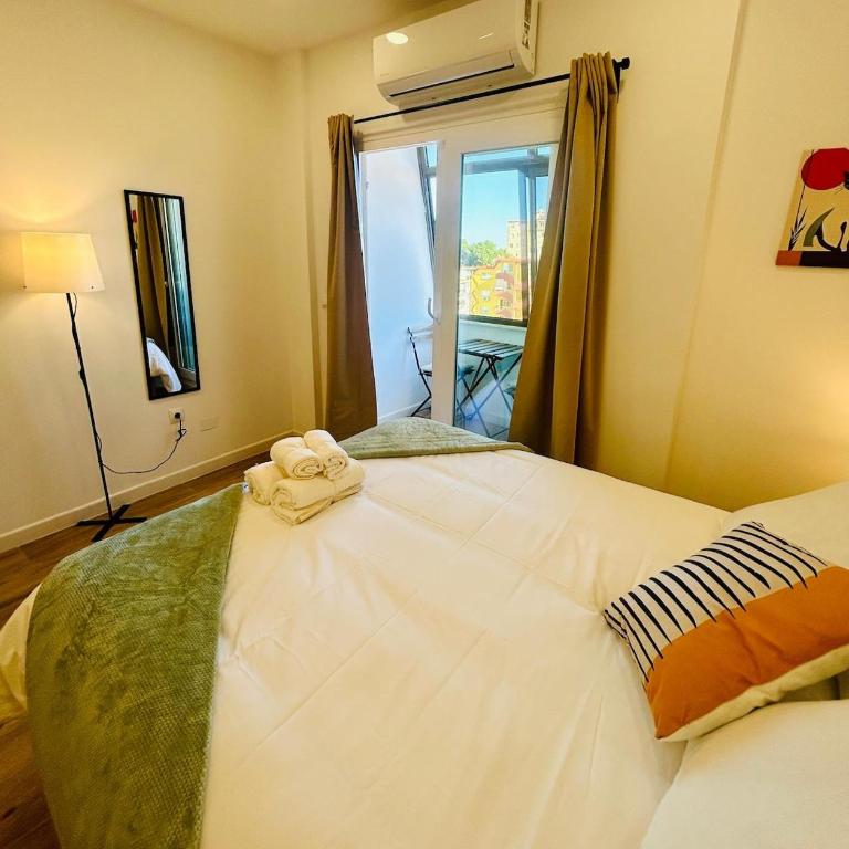 Chic central studio premiere - Studio Apartment with Balcony - 8