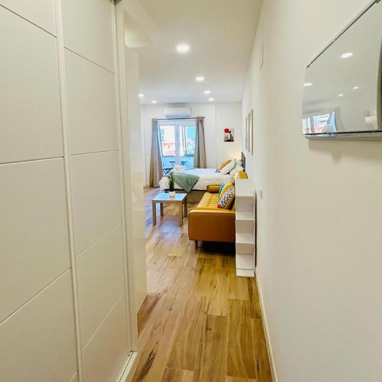 Chic central studio premiere - Studio Apartment with Balcony - 29