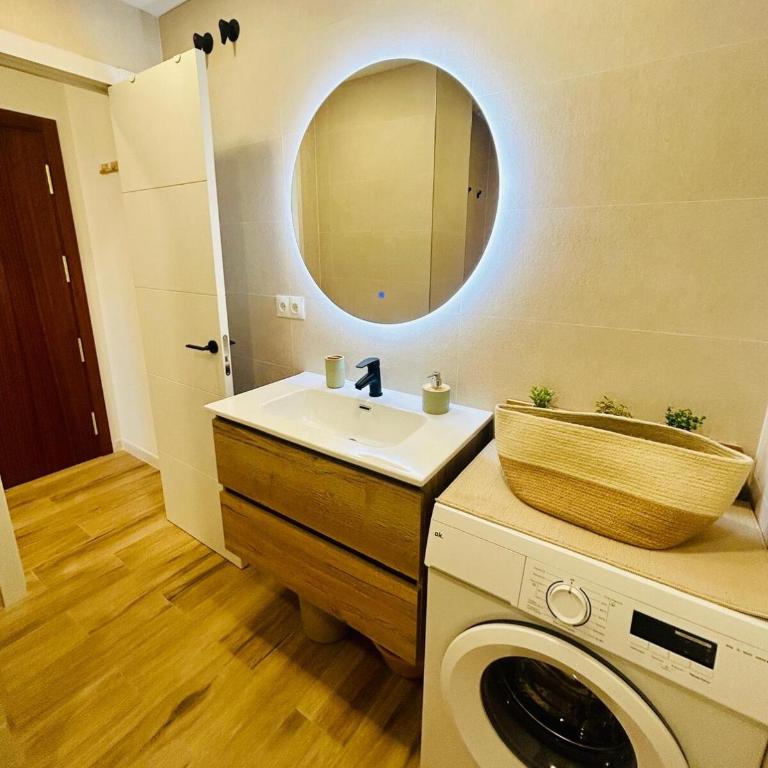 Chic central studio premiere - Studio Apartment with Balcony - 49