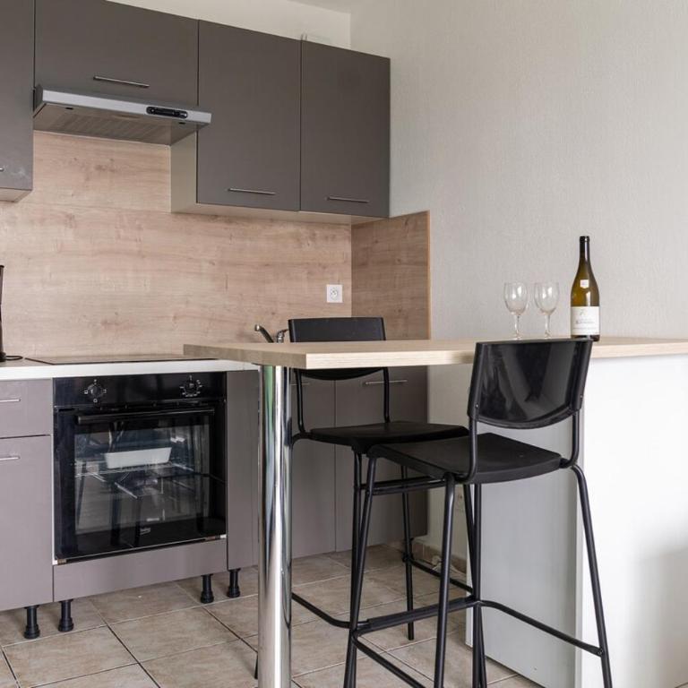 Studio équipé dans une résidence avec piscine à 10mn du centre ville - Apartment mit 1 Schlafzimmer - 9