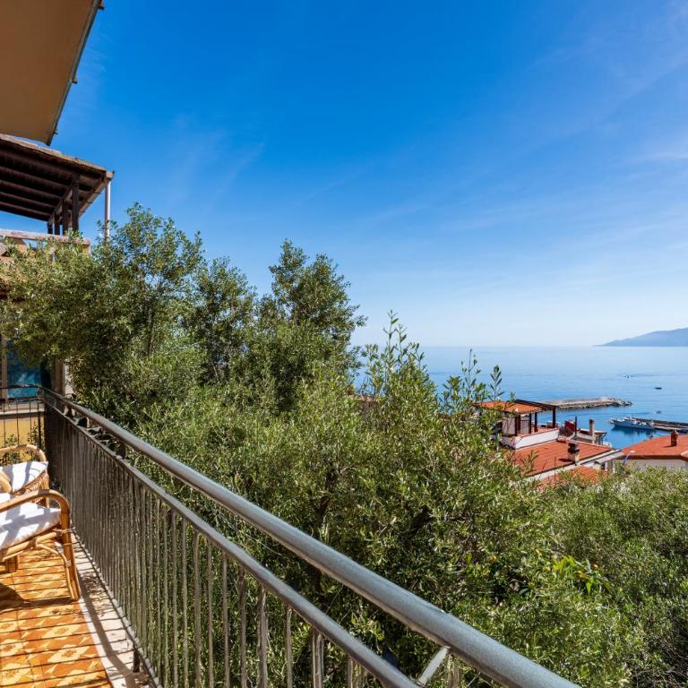 Casa Colombo - Appartamento con 2 Camere da Letto e Vista Mare - 2