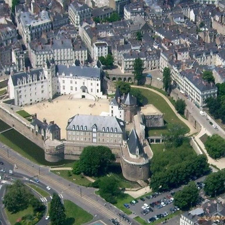 Cosy loft au coeur de Nantes centre ville - One-Bedroom Apartment - 42