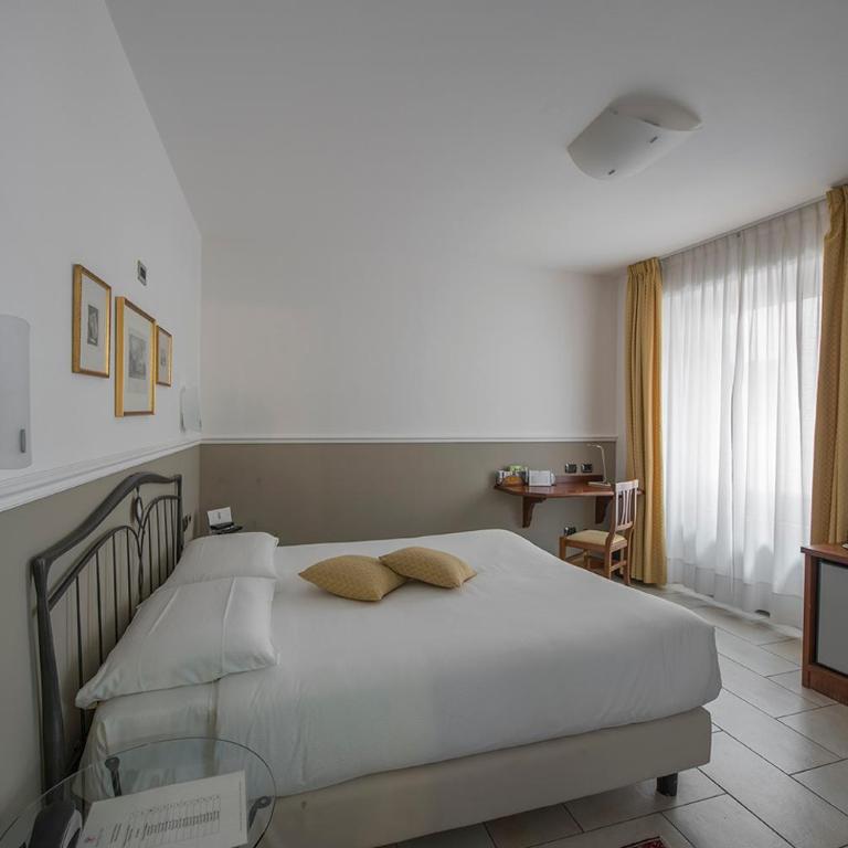 Hotel Villa Colico - Camera Matrimoniale/Doppia con Letti Singoli - 8