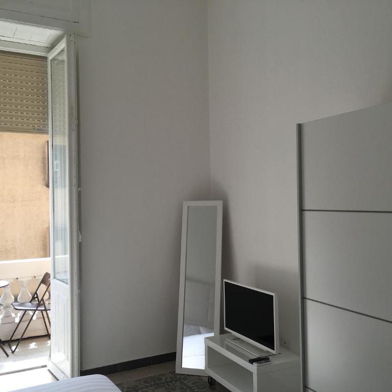 Cagliari d'Amare Via Roma - Camera Deluxe Matrimoniale/Doppia con Letti Singoli con Balcone - 11