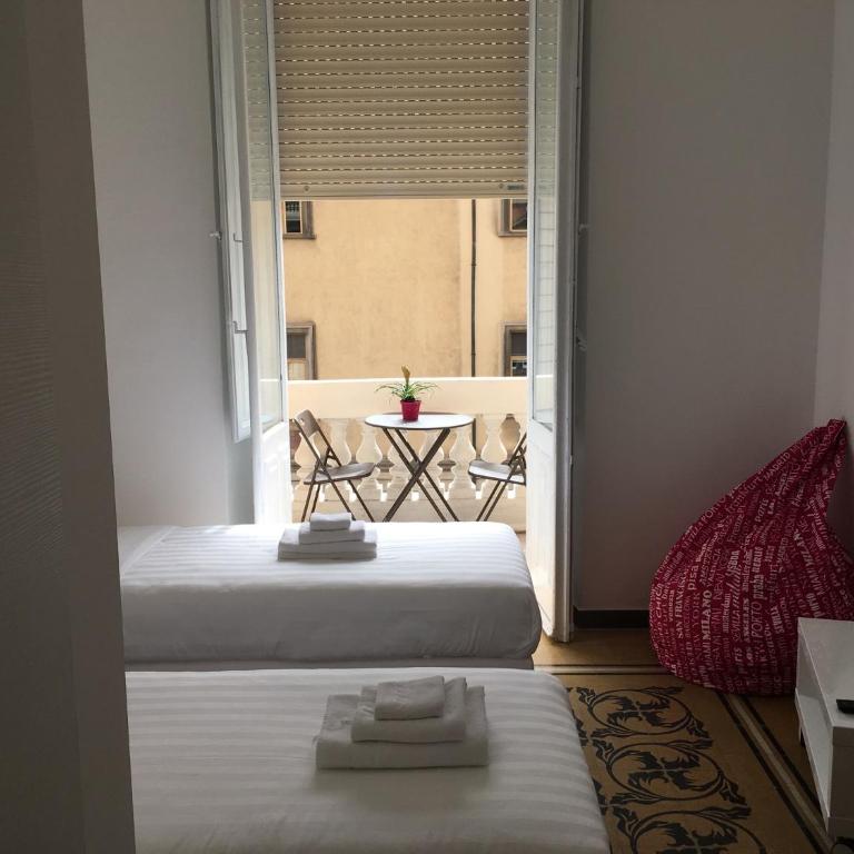 Cagliari d'Amare Via Roma - Camera Deluxe Matrimoniale/Doppia con Letti Singoli con Balcone - 13