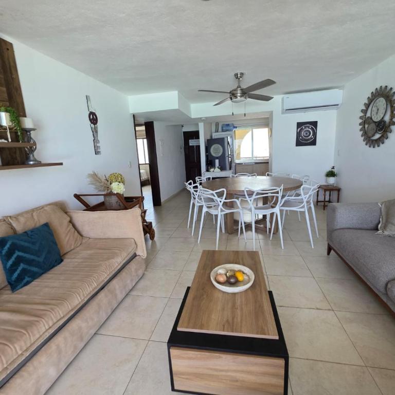 Perfect vacation getaway,Ocean View,Wifi, Beach - Two-Bedroom Apartment - 12