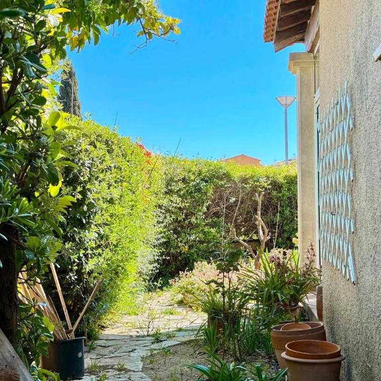 Maison provençale - Plage 500m - Maison de Vacances 3 Chambres - 33