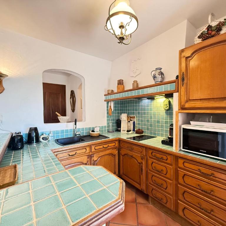 Maison provençale - Plage 500m - Maison de Vacances 3 Chambres - 12