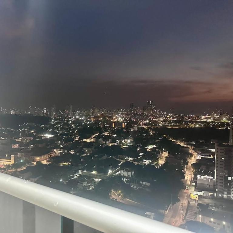Espectacular vista a la Ciudad - Apartamento de 3 dormitorios - 2