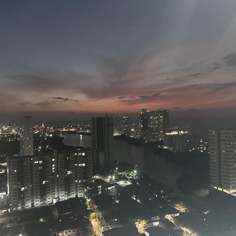 Espectacular vista a la Ciudad - Apartamento de 3 dormitorios - 26