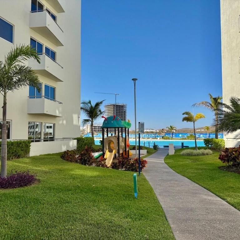 Family apartment with great amenities - bluu 103 - Three-Bedroom Apartment - 18
