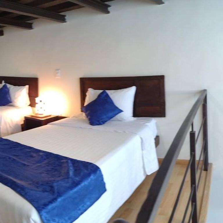 Aroma Hotel - Family Room - 2