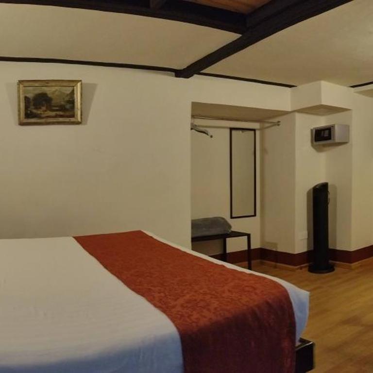 Aroma Hotel - Standard Queen Room - 2