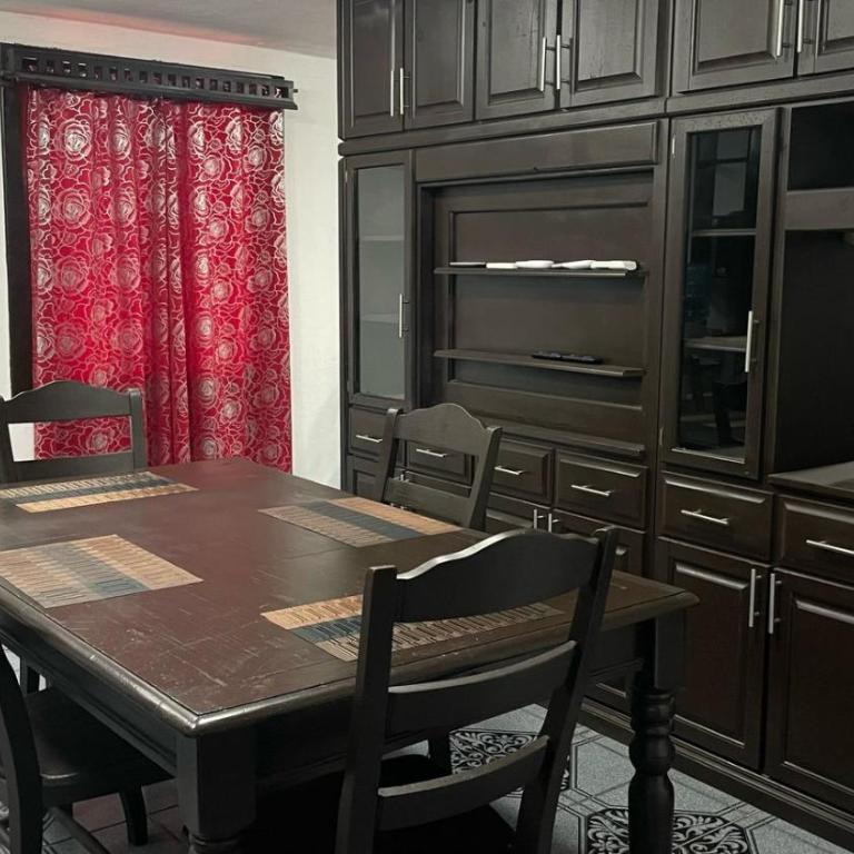 Casa y alberca privada especial para grupos numerosos - Four-Bedroom House - 22