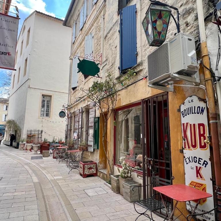 L'ALPILLE - Maison de vacances située à 10 mn à pied du centre ville de St Rémy avec place de parking privative - Maison 1 Chambre - 12