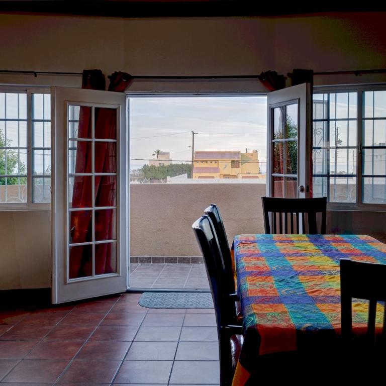 CASA DEL MAR-- Sleeps 16, Pool, AC, Wi-Fi, Near Malecón - Casa Vacacional de 3 dormitorios - 17