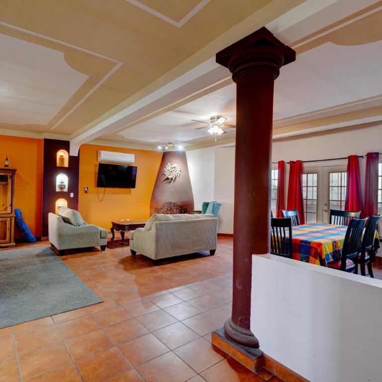 CASA DEL MAR-- Sleeps 16, Pool, AC, Wi-Fi, Near Malecón - Casa Vacacional de 3 dormitorios - 14