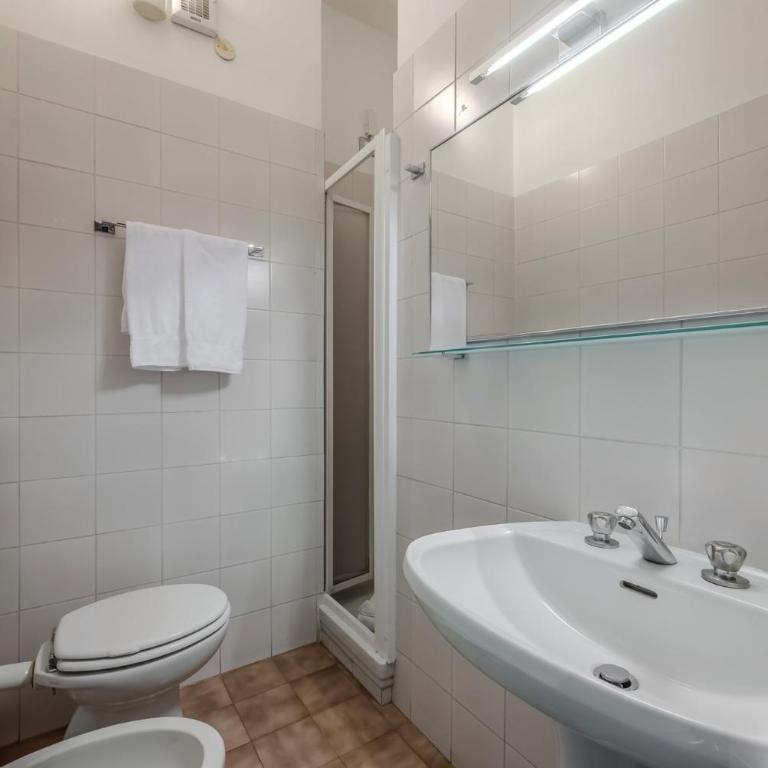 HOTIDAY Room Collection - Varazze - Camera Matrimoniale - 11