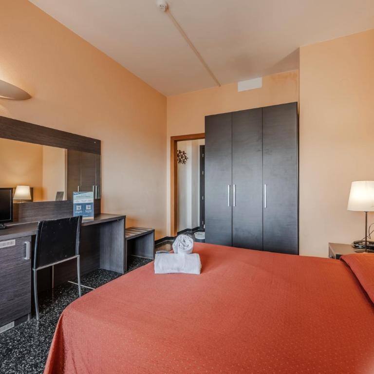 HOTIDAY Room Collection - Varazze - Camera Matrimoniale - 2