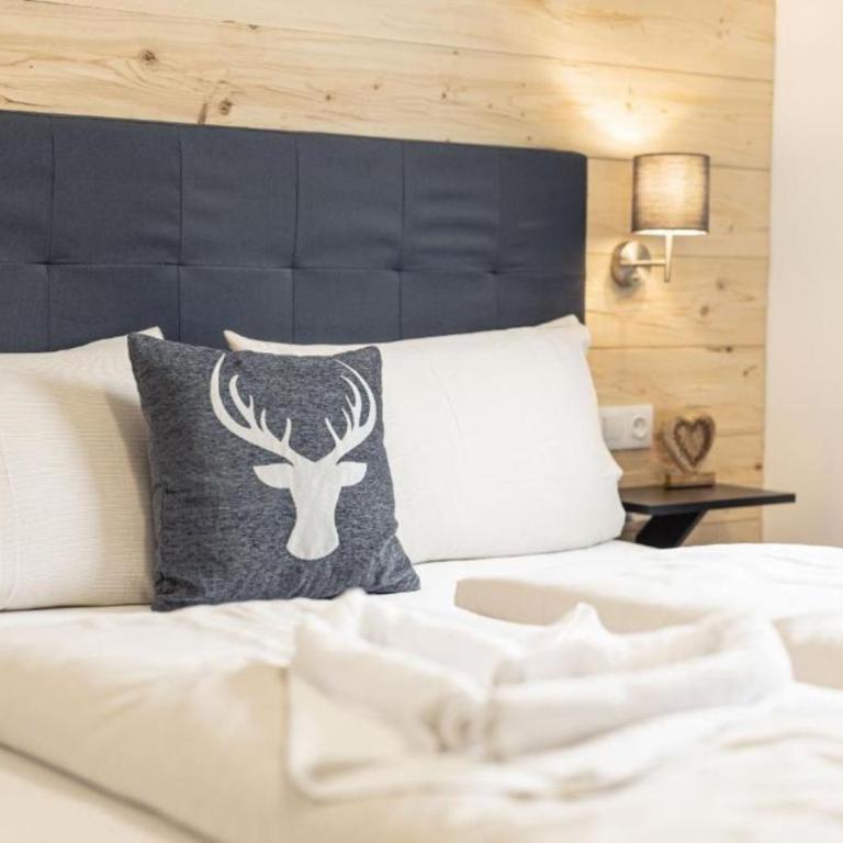 Luxalps- Chalets Inzell- Sauna- Skifahren- Wandern- Natur- Chiemgau Card - Chalet No 8 & 16 mit Hot Pot - Chalet mit 3 Schlafzimmern - 3