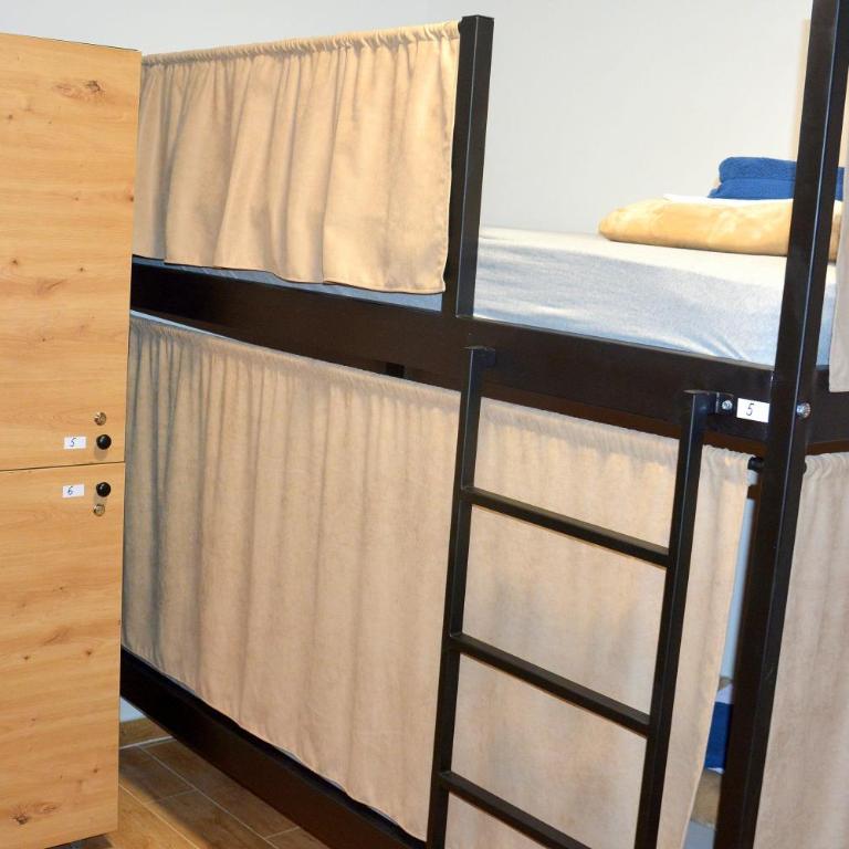 Montenegro Backpackers Home Kotor - Bunk Bed in 6-Bed Dormitory Room - 7