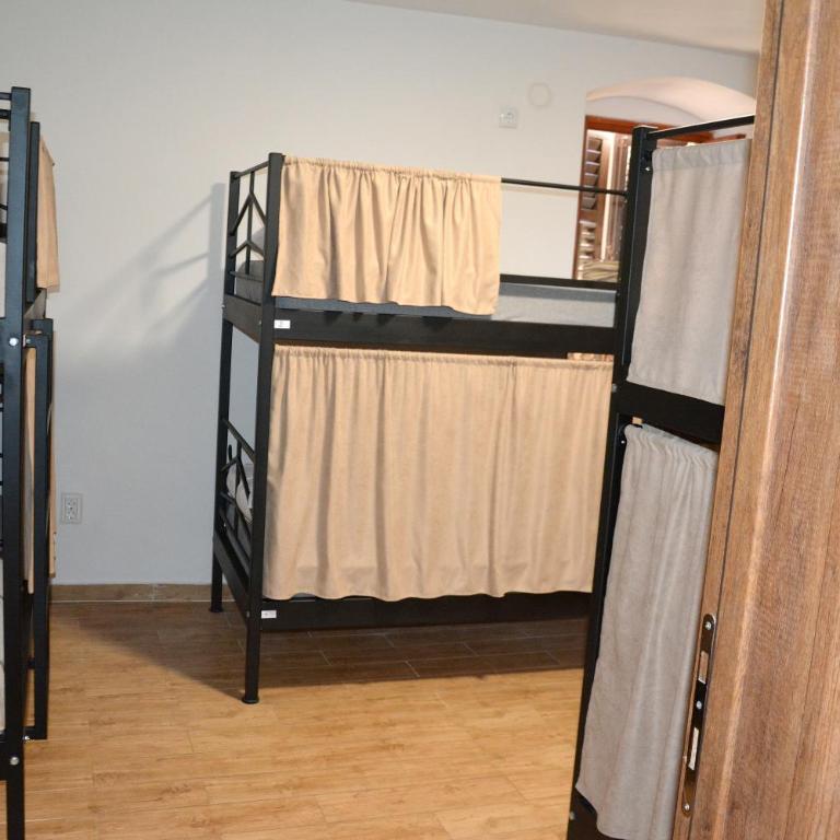 Montenegro Backpackers Home Kotor - Bunk Bed in 6-Bed Dormitory Room - 15