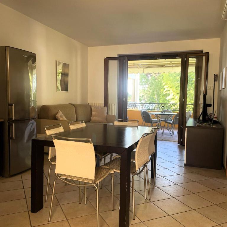 Casa Santi 8 posti, Piscina e Lago a 50 passi - Appartamento con 2 Camere da Letto - 8